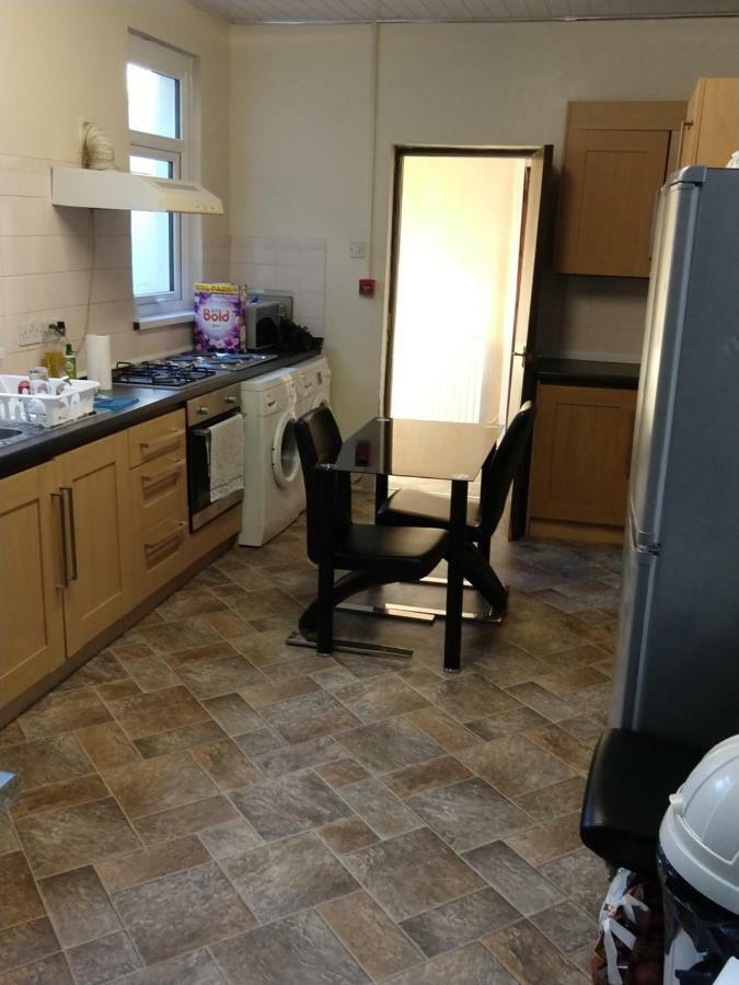 John St Town House - Self Catering - Guesthouse Style - Great Value Family And Double Rooms Workington Bagian luar foto