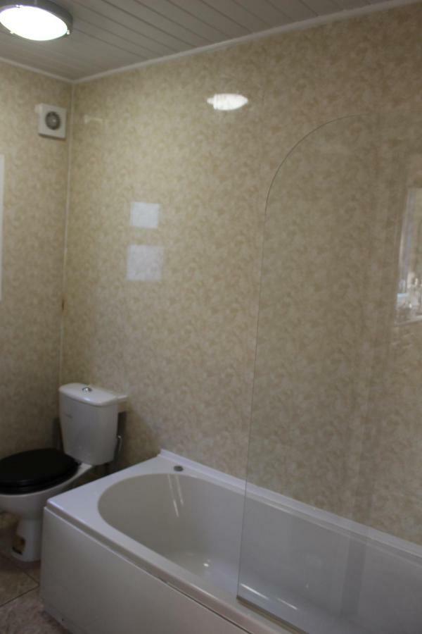 John St Town House - Self Catering - Guesthouse Style - Great Value Family And Double Rooms Workington Bagian luar foto