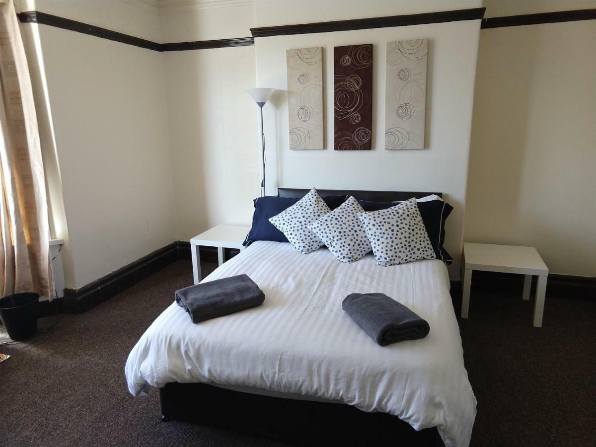 John St Town House - Self Catering - Guesthouse Style - Great Value Family And Double Rooms Workington Bagian luar foto