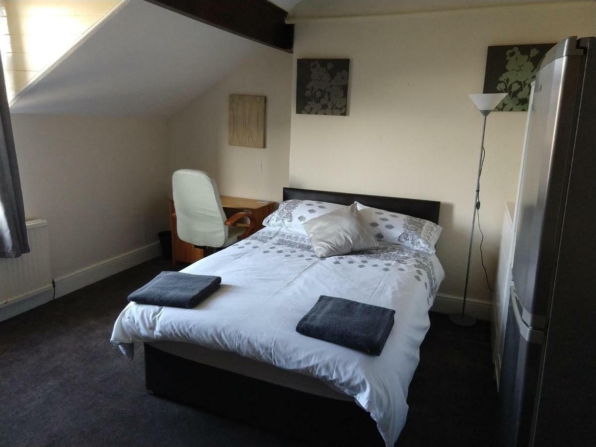 John St Town House - Self Catering - Guesthouse Style - Great Value Family And Double Rooms Workington Bagian luar foto
